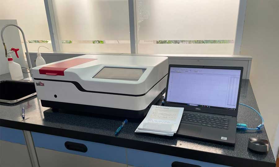 Gambar Spektrofotometer UV-Vis dan Penggunaannya di Laboratorium