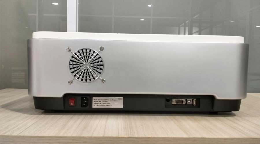 Bagian belakang spektrofotometer